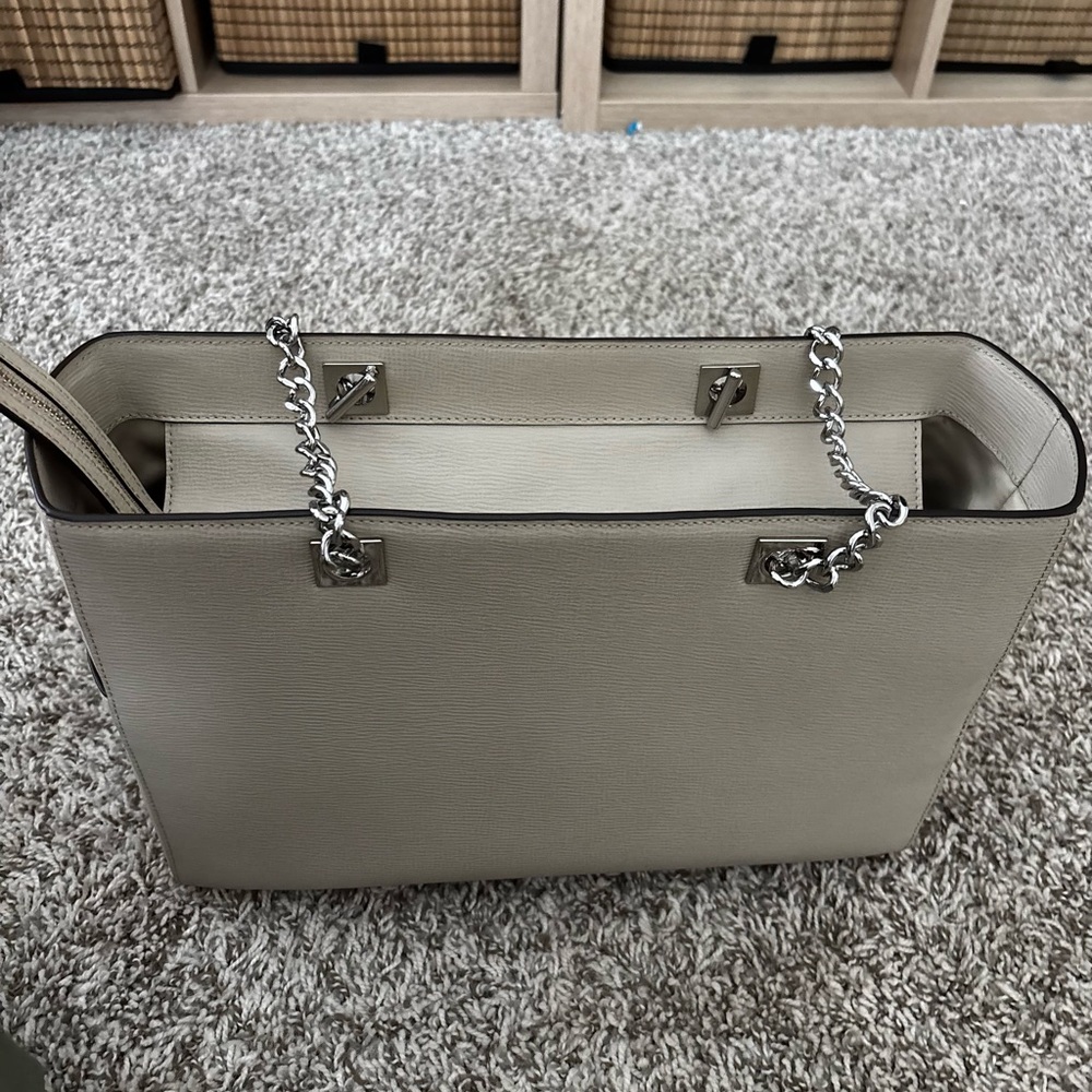 Henri Bendel stone  Waldorf leather chain nwot tote  bags - Picture 9 of 13